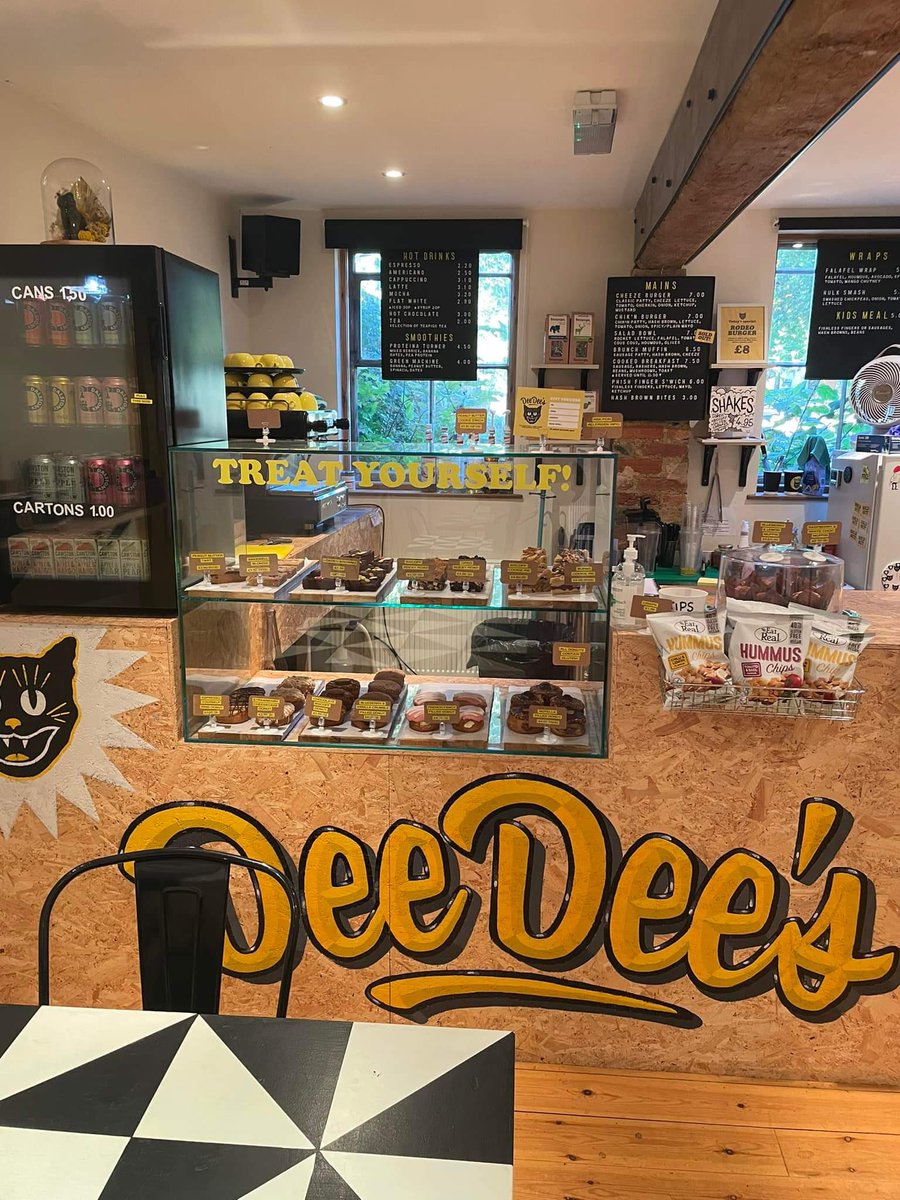 penfoldholes's tweet photo. After eighteen very successful months my sons Vegan Restaurant left the their premises in The Courtyard in Biggleswade today and will be re-opening in a much bigger town centre site next Saturday #Biggleswade #DeeDees https://t.co/MRPrxGPebD
