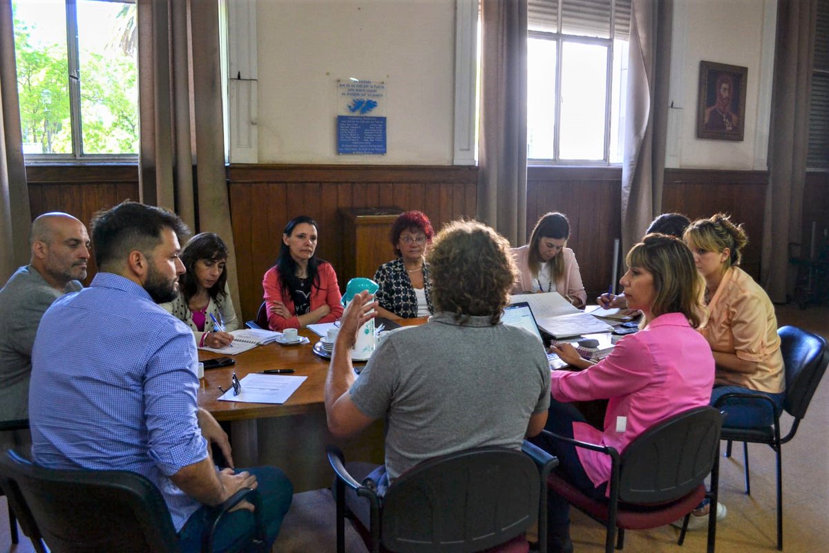 APESOAsoc's tweet photo. 🏛️ Días atrás participamos en el HCD de #BahíaBlanca del encuentro con instituciones y organizaciónes que impulsó la Comisión Permanente de Planificación y Promoción del Desarrollo Económico y Social, presidida por la concejala @LuMartinezZara. https://t.co/0azmh7zYWL