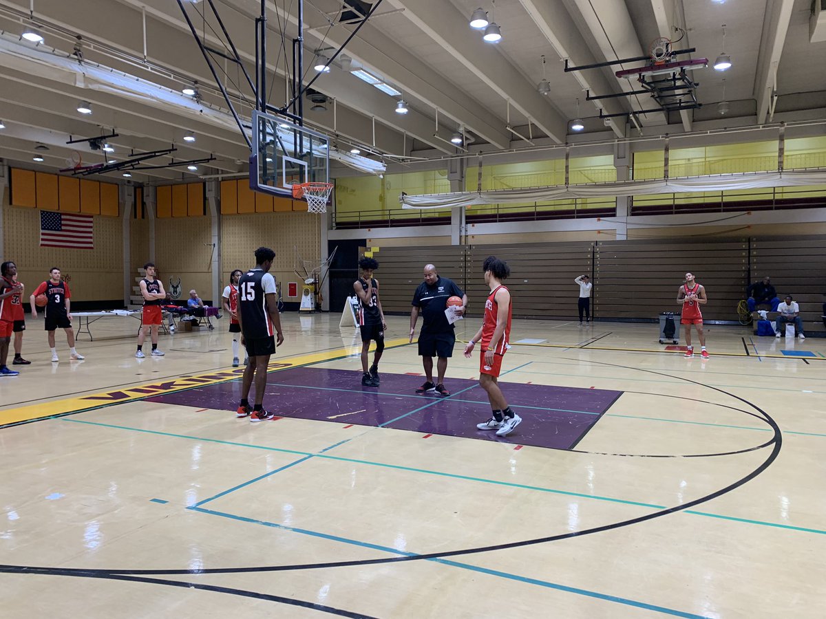 Coach <a href="/CoachKrayNash/">Krayton Nash</a> speaking at the Milwaukee Public school <a href="/WisBCA/">WisBCA</a> coaches clinic! Proud of our guys for volunteering their time demonstrating for the clinic. #TeamTogether