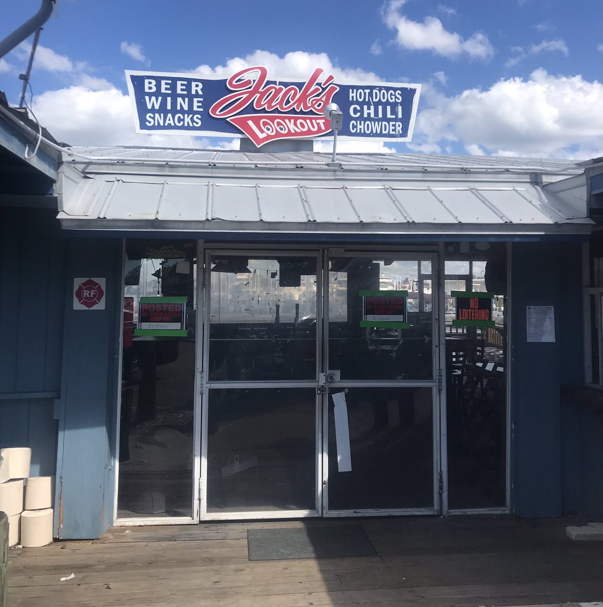 mudcat1966's tweet photo. Marco Island local Waterfront Bar update. As of 10/22/22. Olde Marco Open - Dolphin Tiki, Speakeasy, Closed - Snook Inn, Jack’s Lookout, Smith House. Goodland Open - Stan’s, Little Bar, Crabby Lady. Closed - Paradise Found. What did I miss? I’ll check. #marcoisland #goodland https://t.co/yHbh8oIO2U