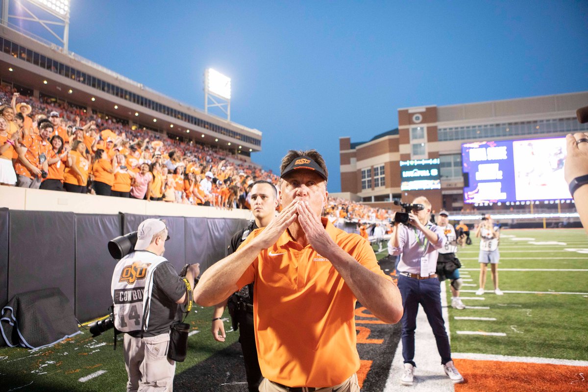 OSUAthletics's tweet photo. Good morning to everyone, especially Oklahoma State fans 😘

#GoPokes | #okstate https://t.co/T4lWISRNgf