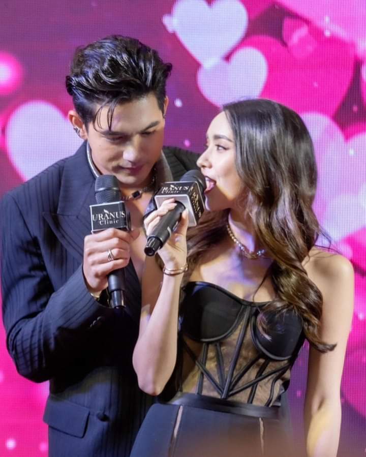 Praismon's tweet photo. สวัสดีค่ะทุกๆคนมัวแต่จิ้มโหวตไทอัพเดทคู่จิ้นเราอยู่อันดับ2ตลอดค่ะเพราะเราช่วยกันขอขอบพระคุณทุกๆคนที่นักเข้มมุกนะค่ะ👑👑👑👑👑👑👑👑#เข้มมุก https://t.co/ZDl5mszprf