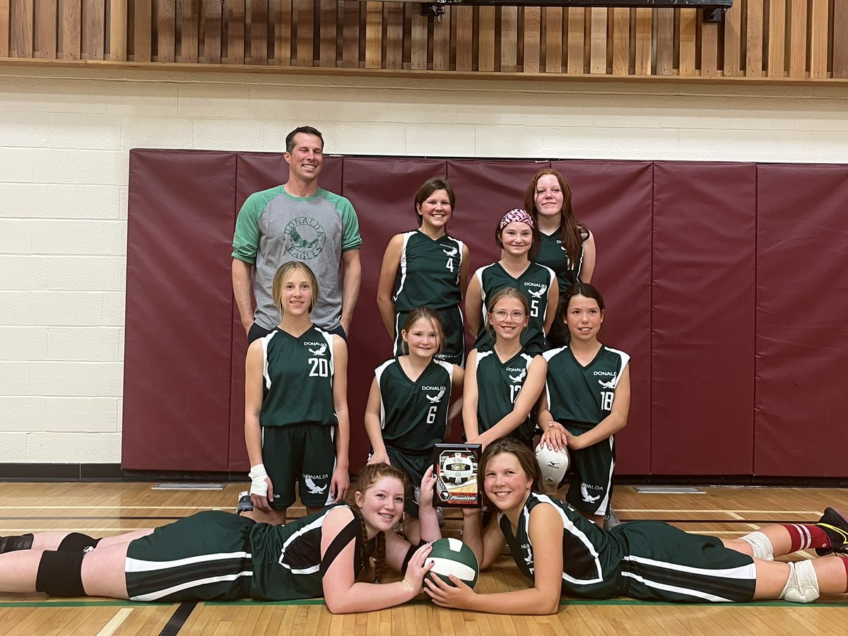 BrandonABrown's tweet photo. Two smiling teams, two well deserved runner-up plaques coming home with the #DonSch girls and boys volleyball teams here in Camrose. Thanks to Charlie Killam school for the great tournament!

Not bad for the smallest school here by a…. Considerable ways. 😎😎💪🏽 https://t.co/UuK0fa1z2f