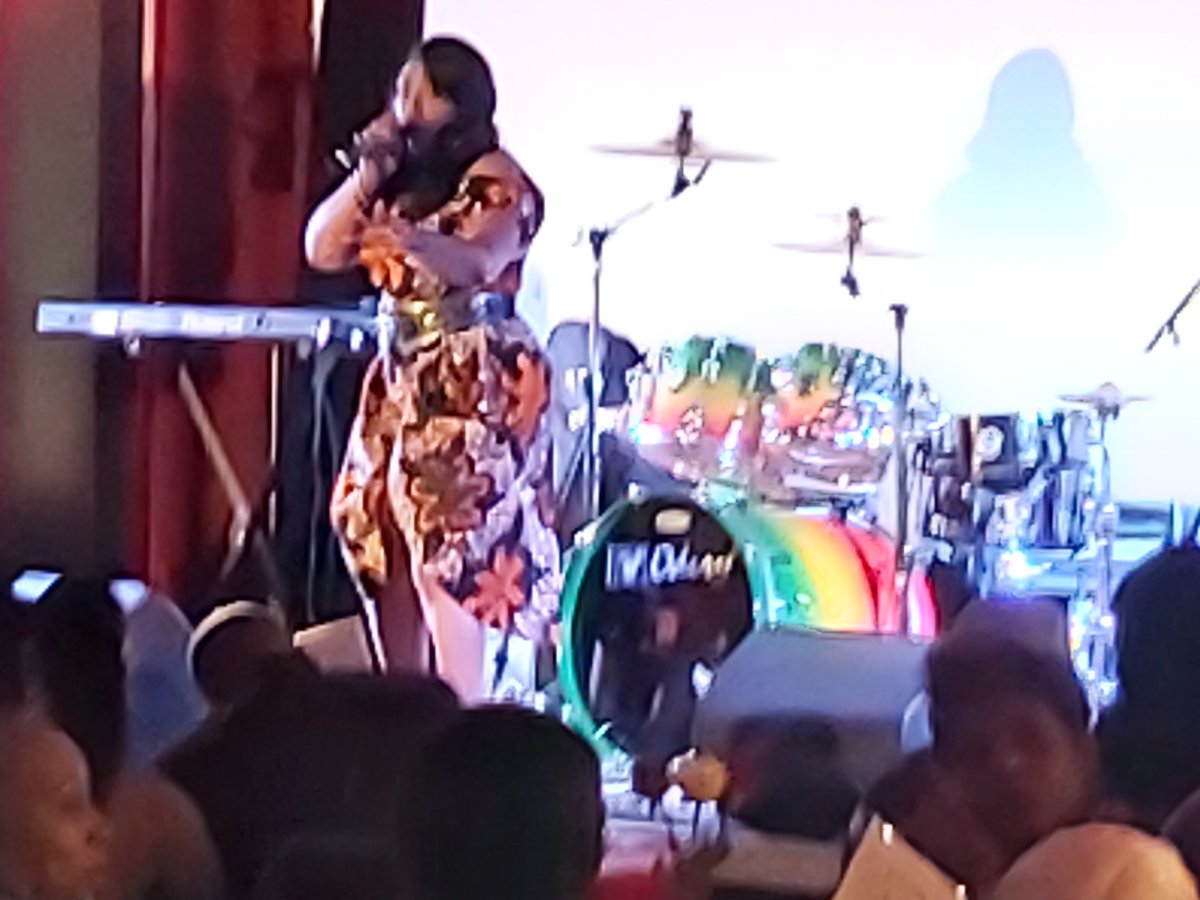 BBMBMC's tweet photo. #LoversRock50 continued @CamdenUnison #CBWG 40th anniversary gala

@PauletteTajah rinsed @queenoflovers's Hopelessly In Love and her newie African Woman 👍🏾

#Nazerene &amp; Hardway Roots Band's covers included @JanetKay's Silly Games with Nazerene easily conquering those high notes! https://t.co/5o4kxCnFbm