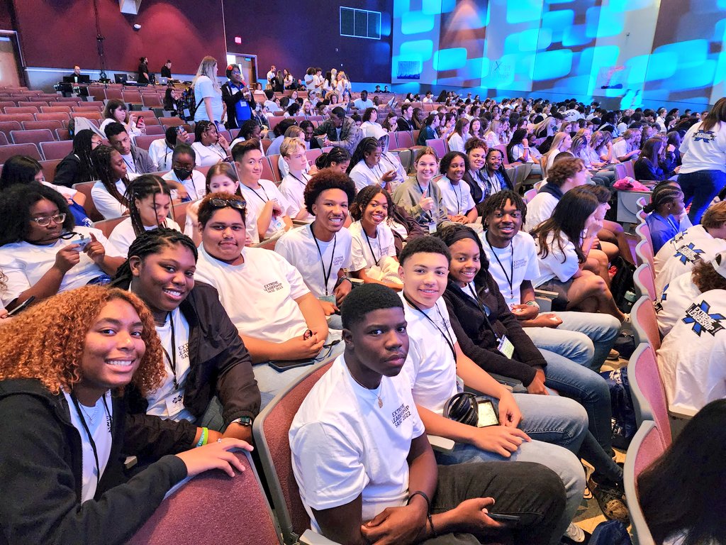 RidgeView_StuCo's tweet photo. Day 2 of the @SouthernStuCo conference (and Jordan's birthday 🥳) has been packed with workshops and general sessions! 🤗💜 https://t.co/jzjkVM8mXm