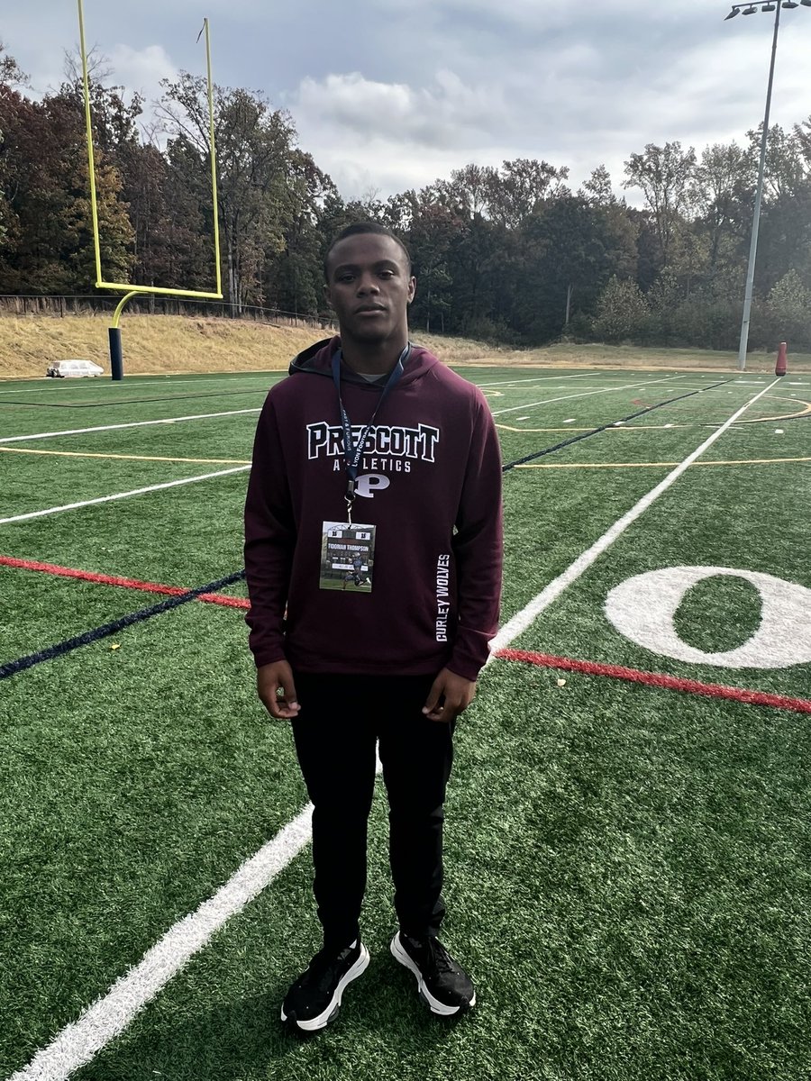 tidorian2's tweet photo. Thanks for the invite @coachdcarr1 Had a great visit @_Lyon_Football https://t.co/DMq4BDwgEr