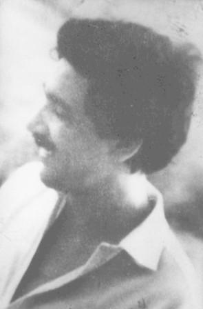 #DetenidosDesaparecidos 🌹
¿Dónde está Sergio Fernando Ruiz Lazo?

34 años, casado, dos hijos, técnico textil, militante del MIR, fue detenido el 21 de diciembre de 1984 por efectivos de la Central Nacional de Informaciones (CNI)

¡Ni perdón ni olvido!