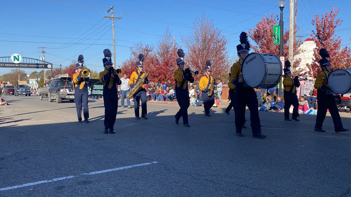 PenneyAthletics's tweet photo. The Hamilton Hornets Marching Band at NWMSU Homecoming Parade were rocking it this morning! 🎶🐝 https://t.co/iKpyxbV9gK