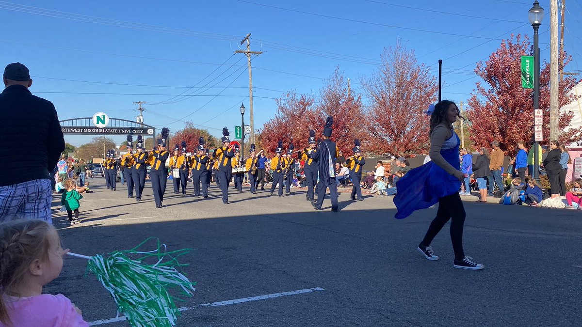 The Hamilton Hornets Marching Band at NWMSU Homecoming Parade were rocking it this morning! 🎶🐝