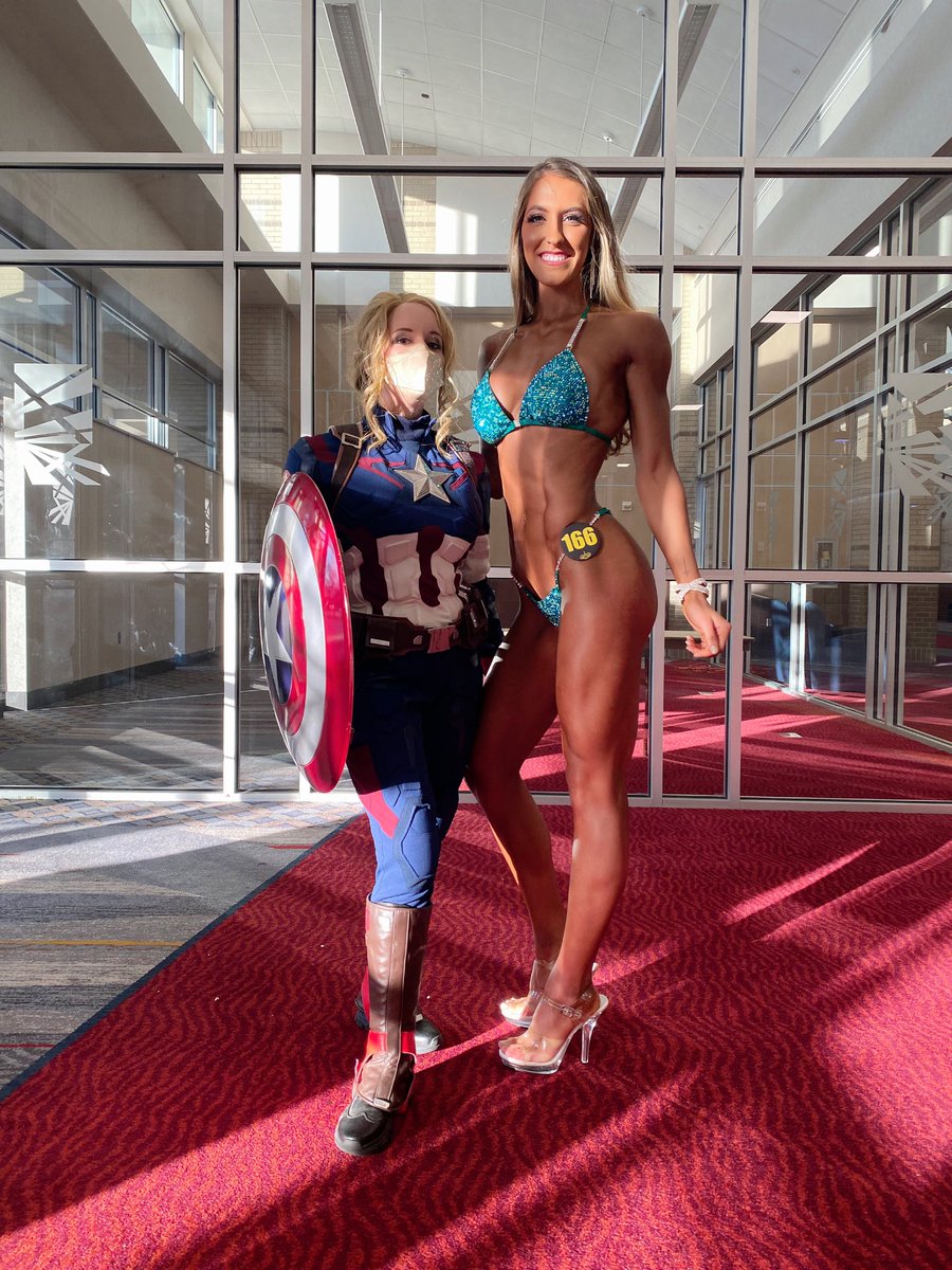 Ridd1e's tweet photo. Before and after the Super soldier serum!! @ChattComicCon was happening in the same center as a bodybuilding event. These women were AMAZING!! https://t.co/bQDM1rJXz0