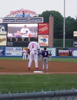 MrsPostRSD's tweet photo. @Phillies @ryanhoward #firstpitch #nlcs https://t.co/VURm1iZ3f3