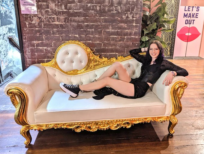 1 pic. Flashback to the PAX Twitch afterparty where @TabootieCosplay and I found this lush couch to take