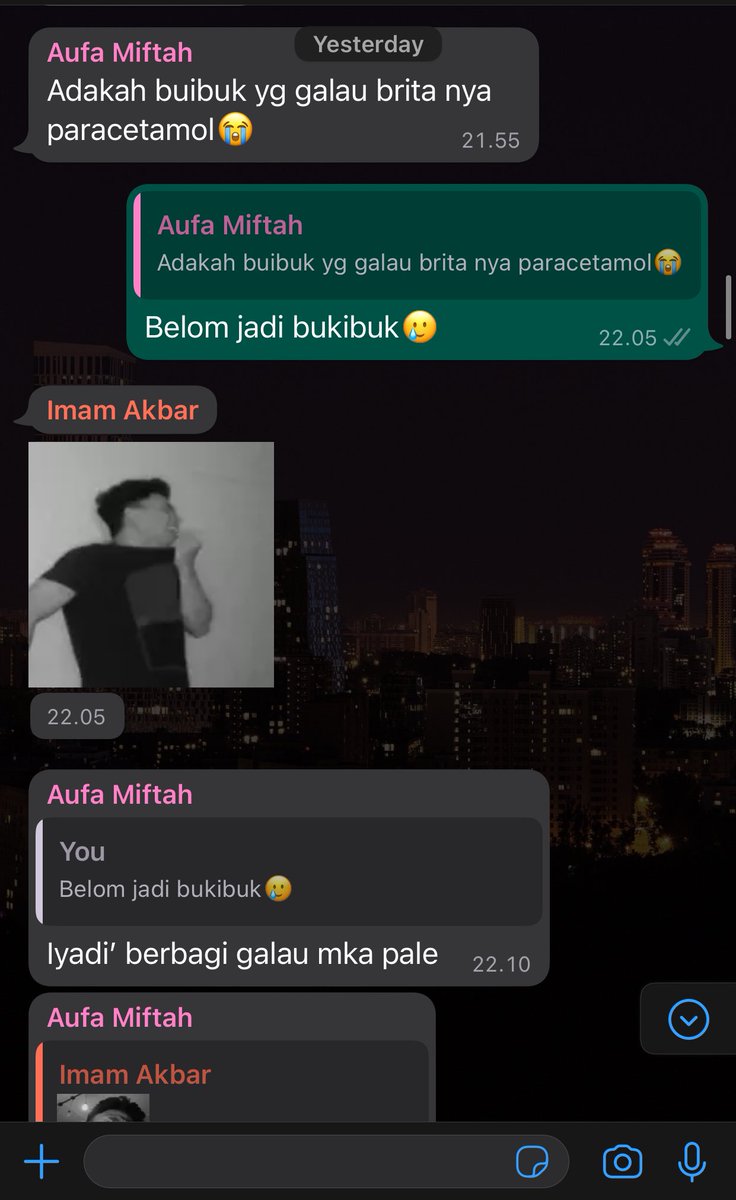 graceeRL's tweet photo. Ketika grup teman SMA sudah beralih menjadi grup ibu dan anak🙃
Paracetamol pun menjadi perbincangan hangat🤣 https://t.co/7ufwmpYj5Y