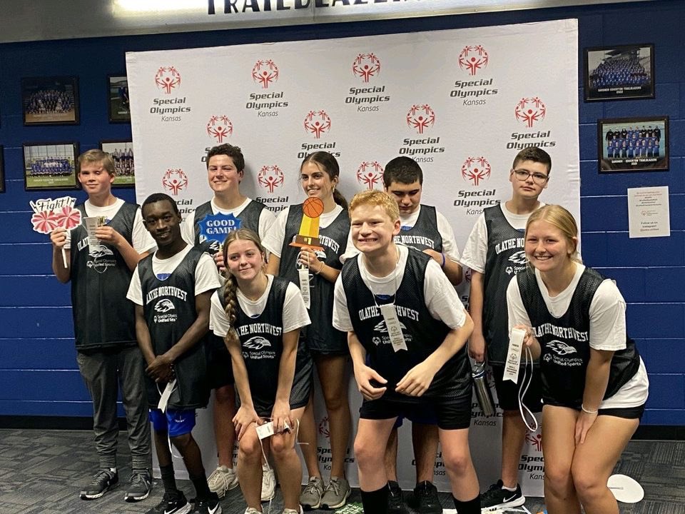 ONWIPS's tweet photo. Our Blue Team won the Gold against Olathe East! And our amazing Silver team won 4th place in today’s tournaments! Let’s Goooooooo!!! https://t.co/X9Bn1koFqu
