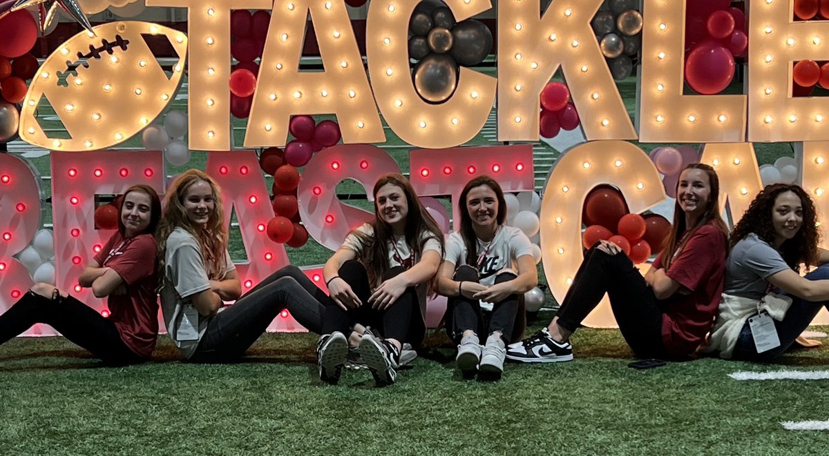 ALSoStarz's tweet photo. STARZ 17U NIKE EYBL 2025 PG ACE AUSTIN &amp; Youngsters 2027’s @CrimsonReece4 @FinHoops_0 2028’s @Ellawatts33 @bellehill_2028 &amp; 2029 @scarlettwatts11 visit @AlabamaWBB today for Fun &amp; Football 🏈 game vs Hail State!  Go STARZ! ⭐️ https://t.co/oHTRikcAj6