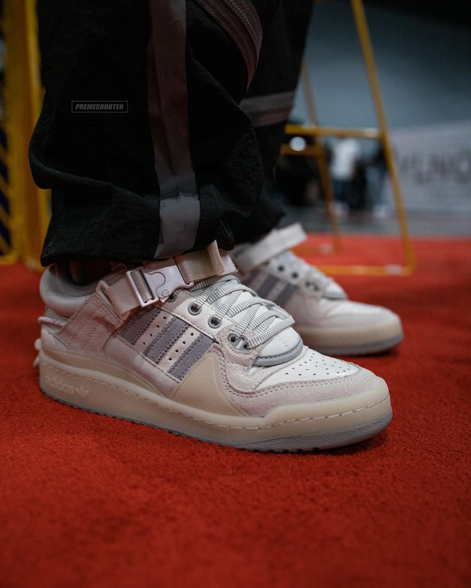 MofongoKicks's tweet photo. Unreleased Bad Bunny x Adidas Forum 🤍🐰👟 https://t.co/iQMgi0W2sl