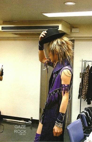 GAZETTEB0T's tweet photo. #theGazettE https://t.co/d81um6tE1J