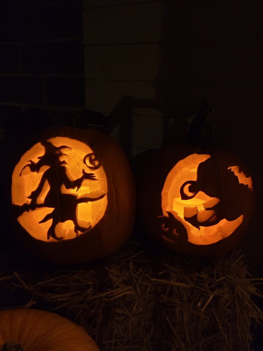 PajamaSamMan's tweet photo. Our pumpkins weren't trash this year. https://t.co/SaNKjdXCK3