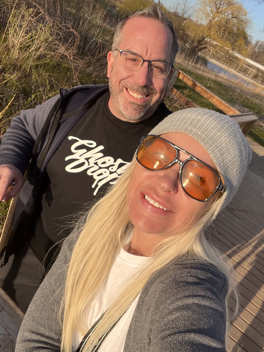 jacquichilds's tweet photo. Sunset sesh π¨
#CouplesThatSmokeTogether #sunsetsesh #highfolks
#cannabiscouple https://t.co/6oEiBqIhct