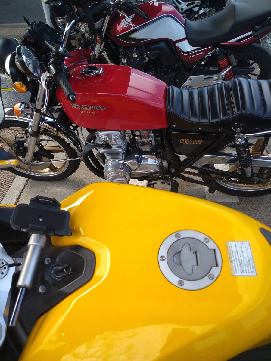 yoko_528's tweet photo. 君津Pに綺麗な高級バイクいた
40年ほど前に乗った時5速までしか無いの知らなくてえ？ってなった記憶

わい盗難怖くて乗れんその前に買えんけどｗ https://t.co/w3gTbJpbid