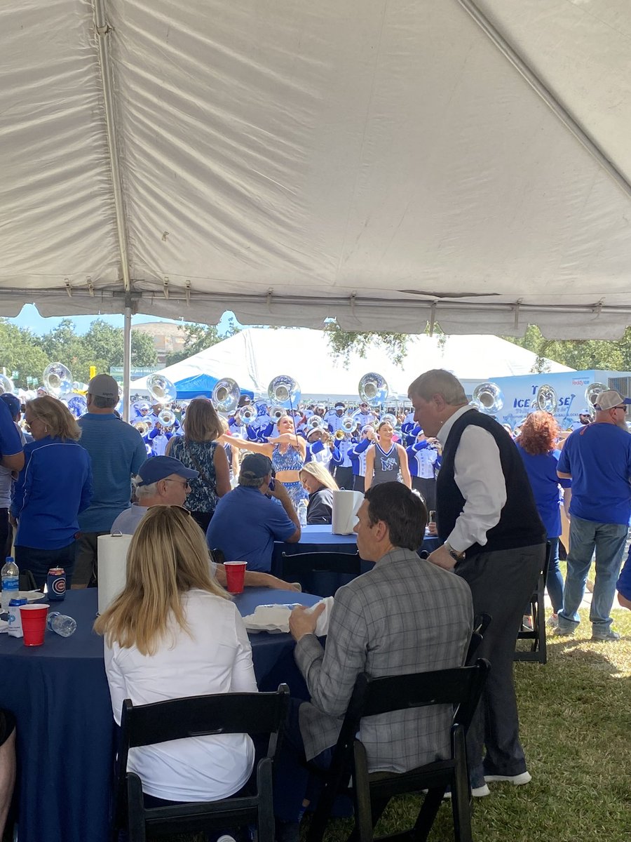 TigerForceOne's tweet photo. Awesome tailgate party by the Tiger Transport Team! #GTG https://t.co/PVcIBkKpJy