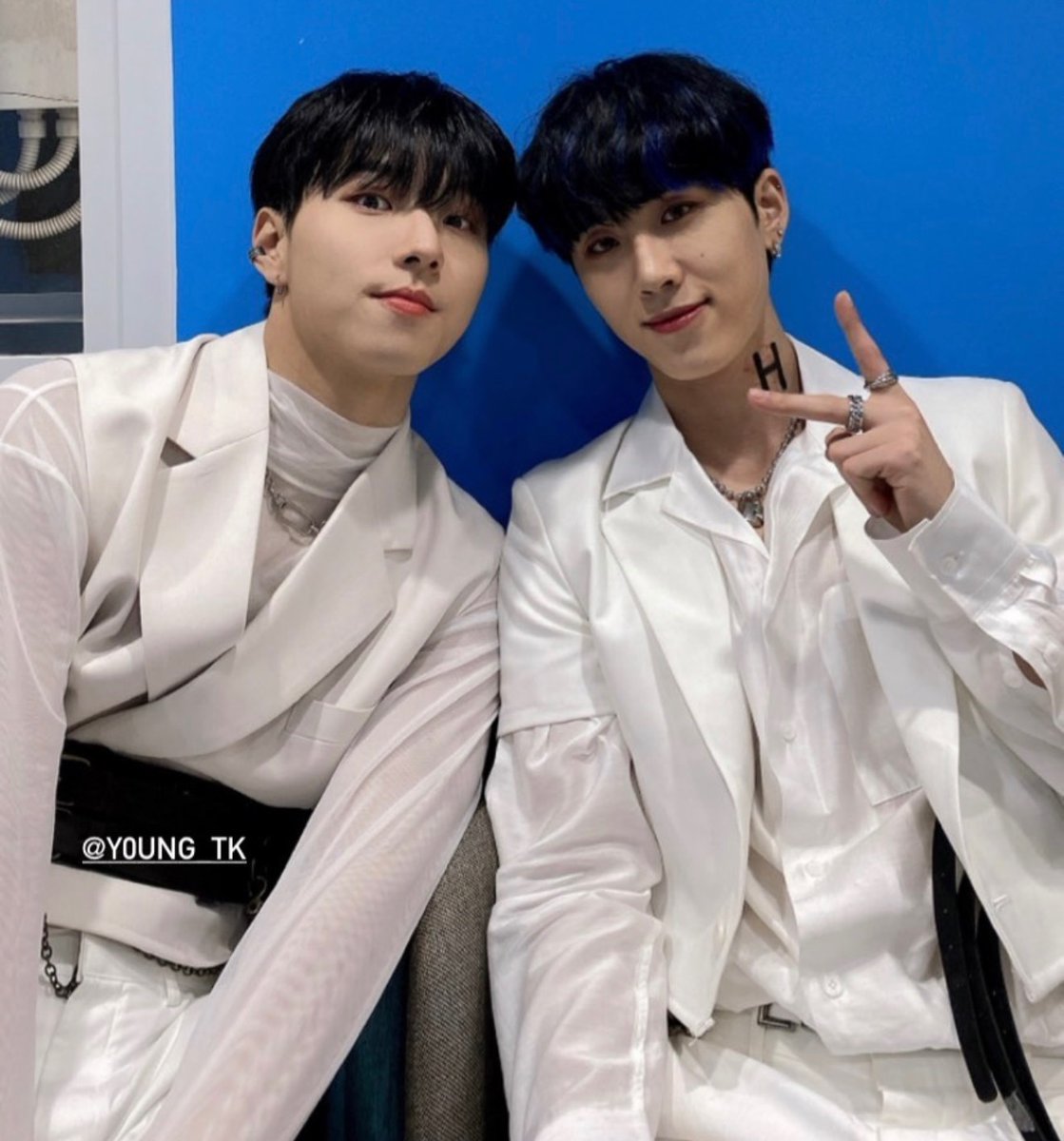HourlyBlklvl's tweet photo. ♡ 🌹 ♡ Taeyoung and Younghoon ♡ 🌸 ♡
#BLACK_LEVEL #블랙레벨 @Blacklevel_twt #Taeyoung #Younghoon https://t.co/wNaXiuPI46