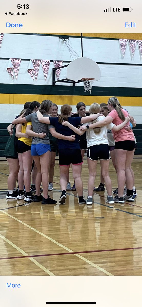 MrsMessen1's tweet photo. SJSH Junior Girl’s Basketball team heading to the finals of The Scarlet and Gold Tournament. Tip off at 5:30 versus West Ferris. Let’s go Bears! @AthleticsSjsh @npsc_schools https://t.co/L7pB3kVhu5
