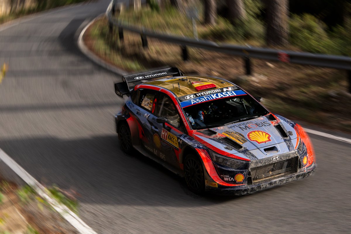 ErikMP77's tweet photo. #WRC | @SebOgier acaba la jornada líder del #RallyRACC por delante de @thierryneuville (+20.7s) y @KalleRovanpera (22.1s).

📸 @NataliaPique7 https://t.co/yWzIZAtJcq