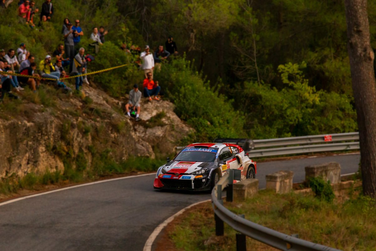 ErikMP77's tweet photo. #WRC | @SebOgier acaba la jornada líder del #RallyRACC por delante de @thierryneuville (+20.7s) y @KalleRovanpera (22.1s).

📸 @NataliaPique7 https://t.co/yWzIZAtJcq