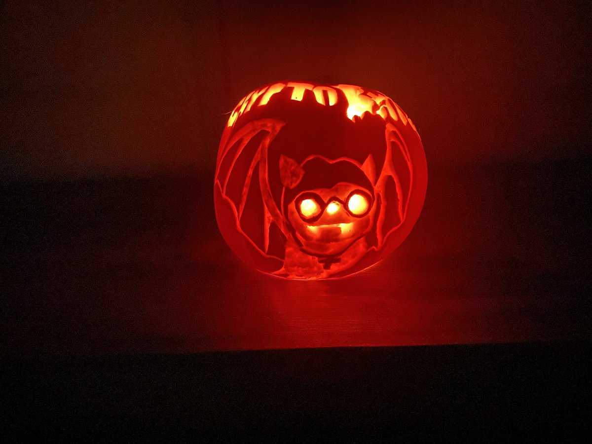 My first pumpkin carving Ain’t too bad. Especially since @CryptoBatzNFT are holding a comp for halloween .#CryptoBatzHalloween Things are getting spooky in the batcave @Hudah_Idiot