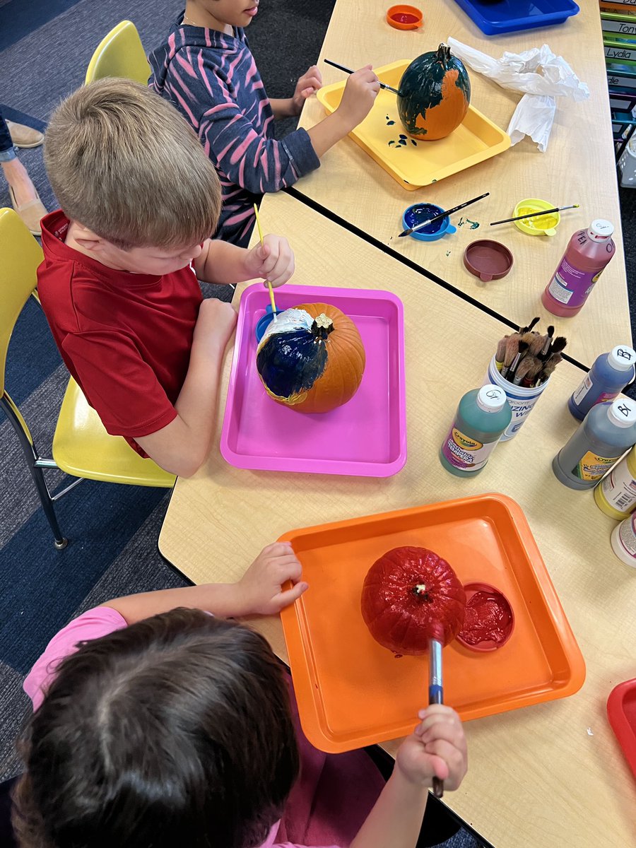 JamiKazdan's tweet photo. Friday fun included painting pumpkins! 🎃❤️ #room2 #halloween @WassWolves https://t.co/TClSmxvjkt