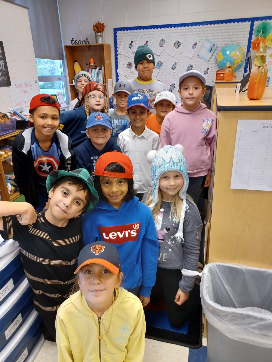 mkjeldsen2's tweet photo. Third graders are standing up to bullying! What a great spirit week! #oakridgeNPD117 #oakridgemustangs https://t.co/nIMCVr5wkY
