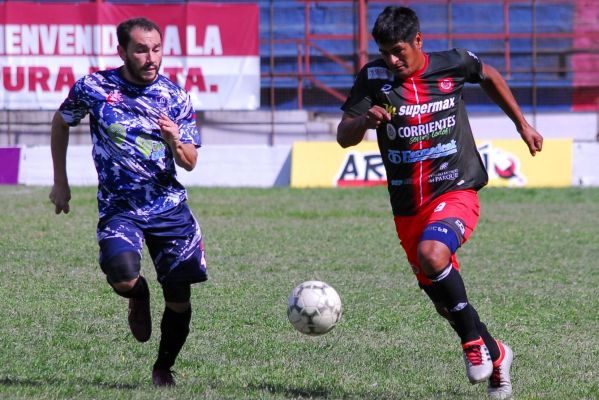 freddyvira's tweet photo. LCF: A semifinales del Clausura clasificaron Cambá Cuá, Sacachispas y Lipton 
https://t.co/37ZovyHG0f 
@Ligacorrentina_ #clausura #cuartosdefinal @clubcambacua 2 - #InViCo 0 @LiptonFC 0 - #DrMontaña 0 #Sacachispas 1 - @ClubBocaUnidos 1
Videos: @BocaUnidosRA y #arodartransmisiones https://t.co/fb5zKbrQXG