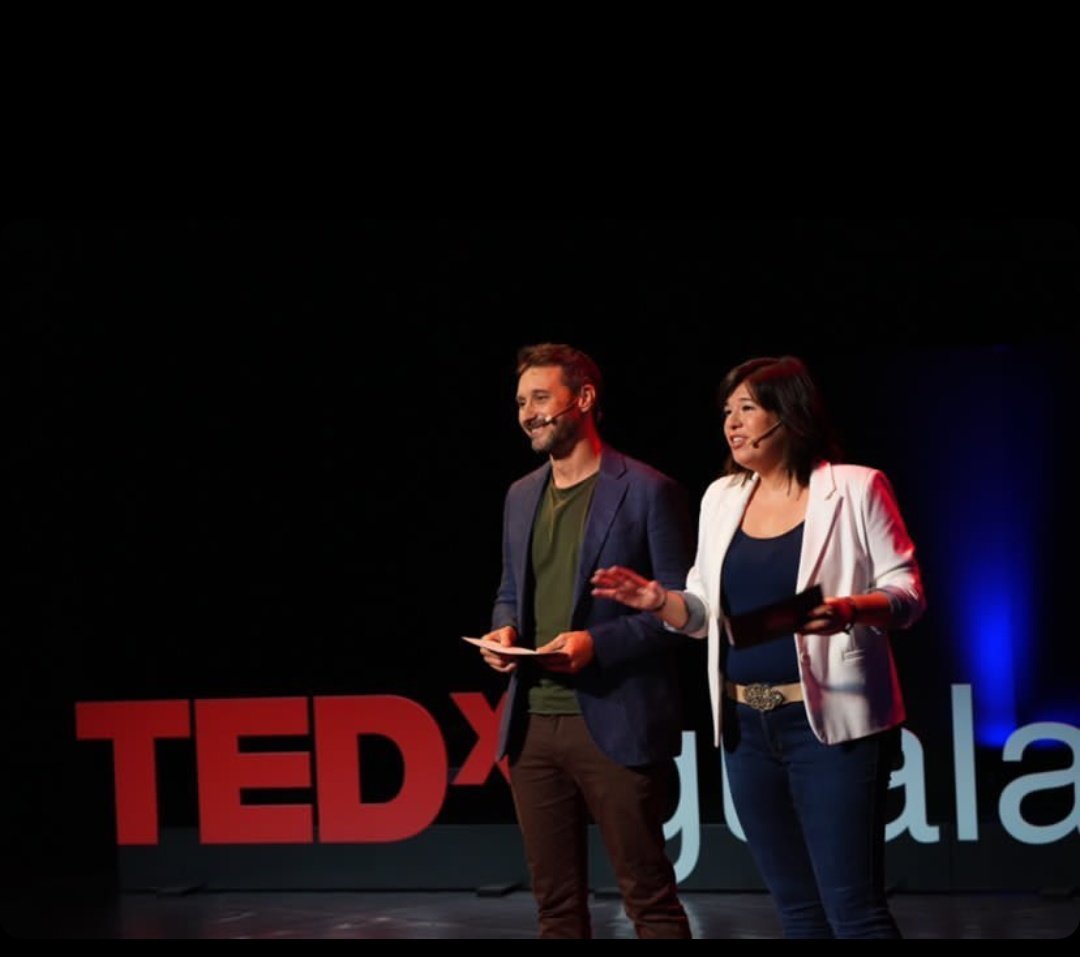 Avui presentant el <a href="/tedxigualada/">TEDxIgualada</a> després d'haver fet de coach dels ponents perquè les seves idees tinguin el segell de qualitat TEDx. Un plaer formar part d'aquest esdeveniment! 
<a href="/EYourselfi/">Express Yourselfi</a> #Tedx #oratòria #comunicació #Igualada #speaking #ponències #Tedxigualada22