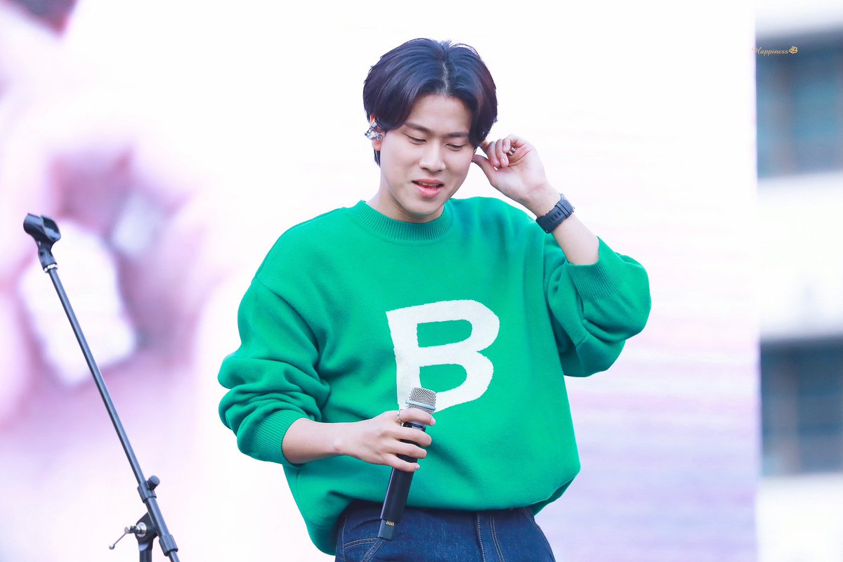 happiness_c26's tweet photo. 221022 #이무진 CAST PARK STAGE HQ
#이무진 #LEEMUJIN
#2022CASTPARKSTAGE
@BPM_LMJ https://t.co/K28wlRLNoX