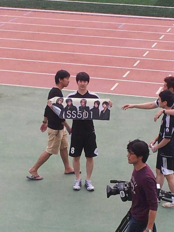 xdelulux01's tweet photo. AJAJAJAJA
TripleS cuando #SS501 es tendencia xd https://t.co/8jEcuPCh7k