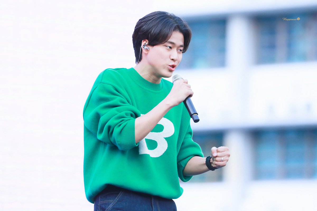 happiness_c26's tweet photo. 221022 #이무진 CAST PARK STAGE HQ
#이무진 #LEEMUJIN
#2022CASTPARKSTAGE
@BPM_LMJ https://t.co/IbTDRKYubt