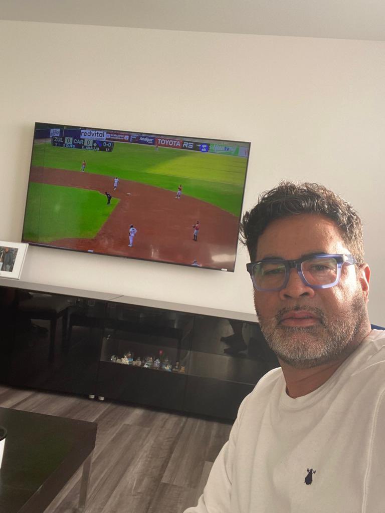 Ozzie Guillen tweet media
