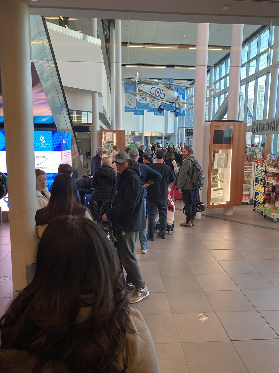 matthewzadow's tweet photo. #stuck at #billybishopairport #ytz #toronto due to reports of a #suspiciouspackage tunnel and ferry are closed since about 16:00. https://t.co/c2QFPGCCi0