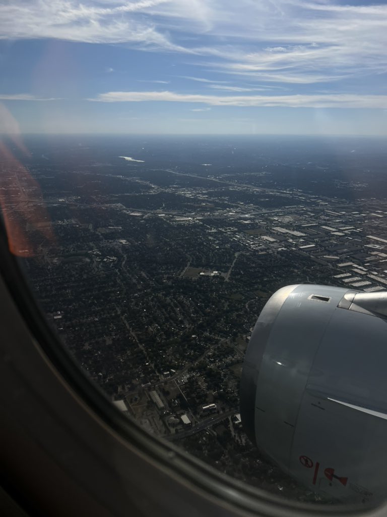 Jaccc95's tweet photo. About to land for @F1 in Austin. This is a bucket list experience! So excited ♥️ https://t.co/ehF2MBEkAR