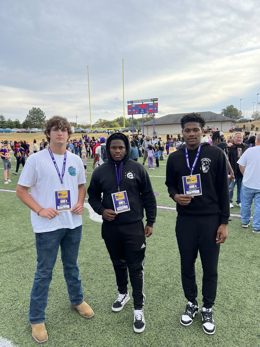 nathanpaschall6's tweet photo. Had a great time visiting Bethel University. @BIGshadowMIKE and @_CoachBrewer have created a winning culture. @kavarious23 @CSmithScout @BU_FootballTN https://t.co/Qu3EvsBgDS