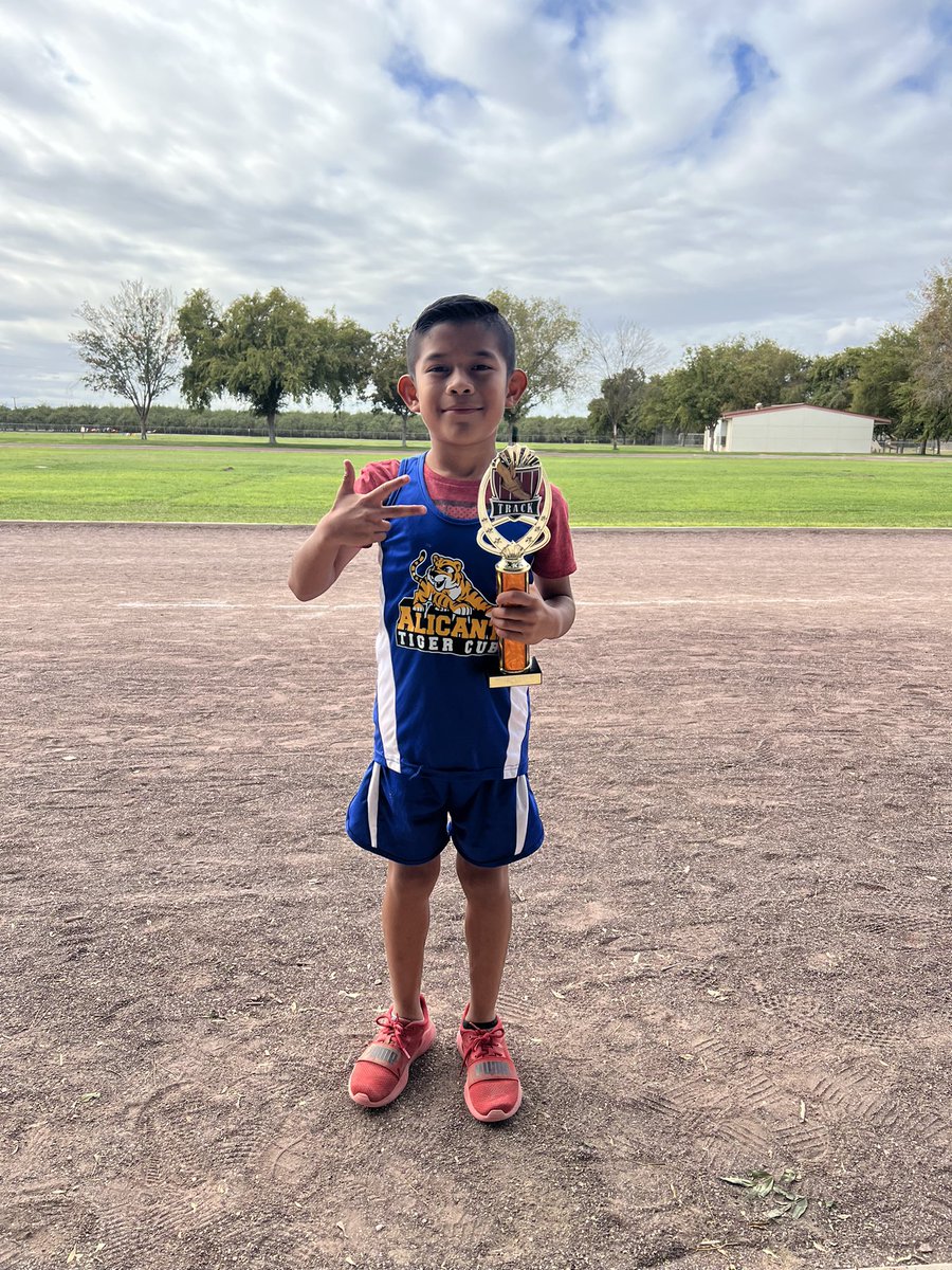 Alicante Ave. Tigercubs tweet media