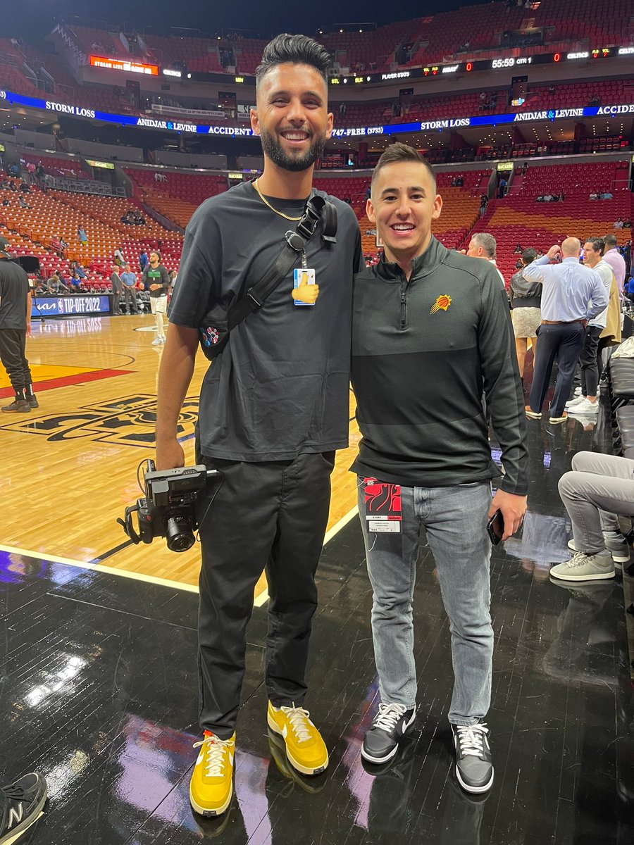 MenaTrey's tweet photo. Two former @BaylorMBB Student Managers both working in the league now!
Always good to see Baylor family, best of luck this season my guy @andrewmastin
#NextLevelBU https://t.co/RsUCseMQ9V