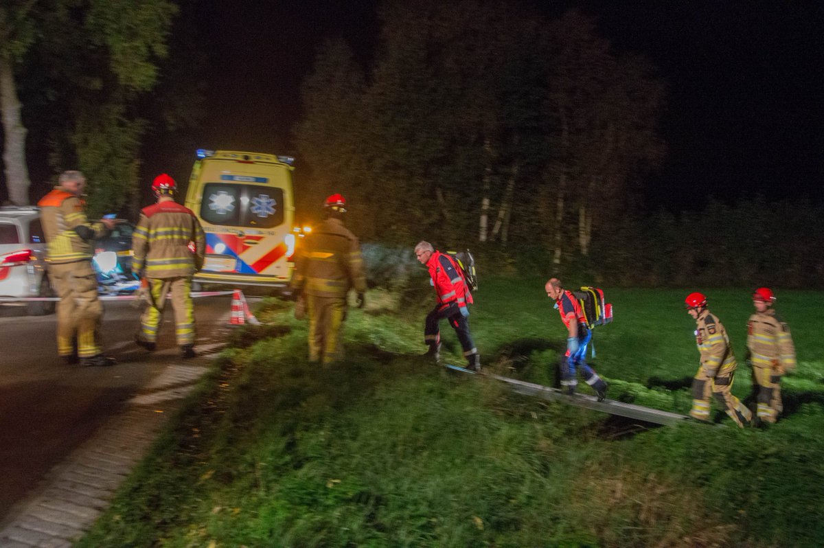 112Steenwijk's tweet photo. Bestuurder overleden bij eenzijdig ongeval in Giethoorn (Foto's) | https://t.co/frbeC94EWR | #Giethoorn https://t.co/Totc2in127