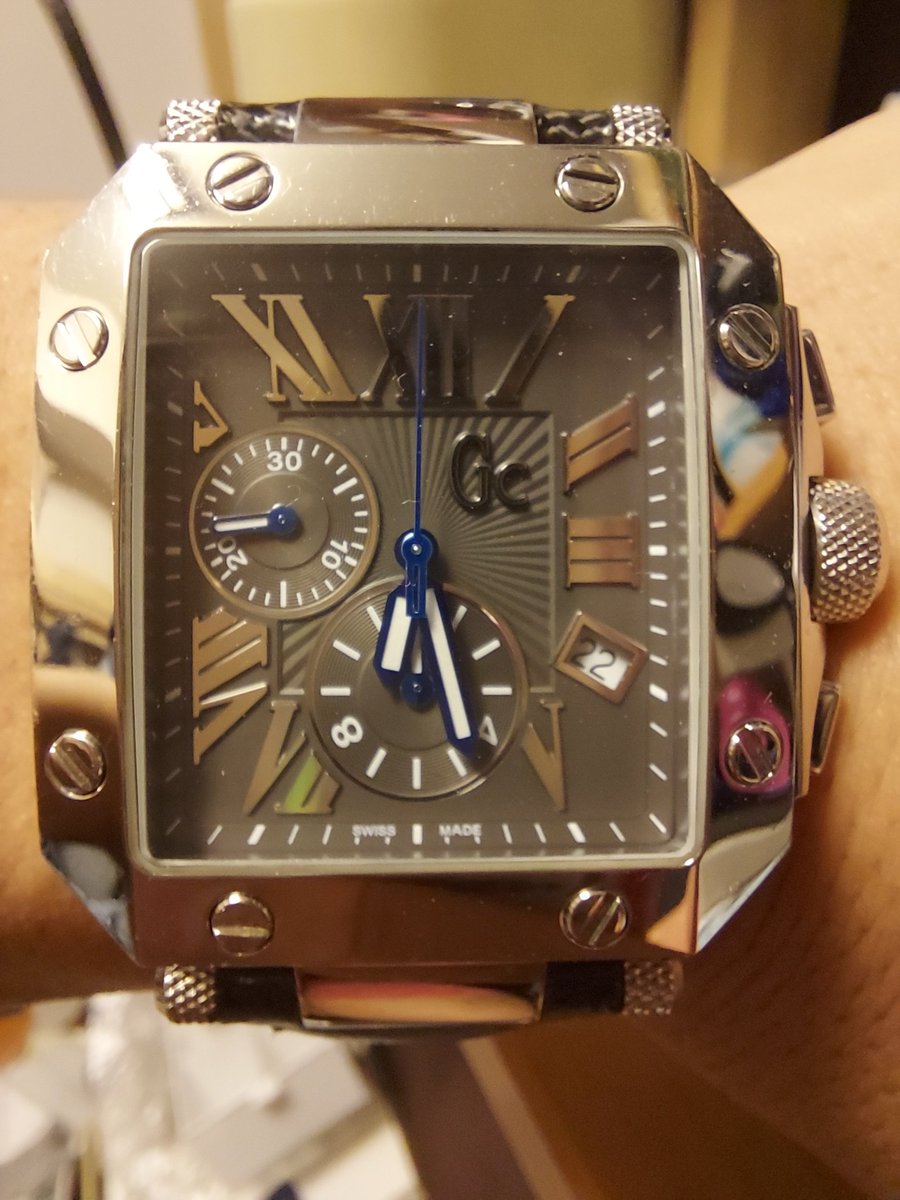 DONKSAI's tweet photo. 本日のスクエアタイプ腕時計⌚
こちらになります
GC(ジーシー)A50006G2になりますね❗
久しぶりにしましたけど
良い時計ですね⌚
#スクエア
#GC
#GUESSCOLLECTION
#腕時計 https://t.co/l0feLPVffC