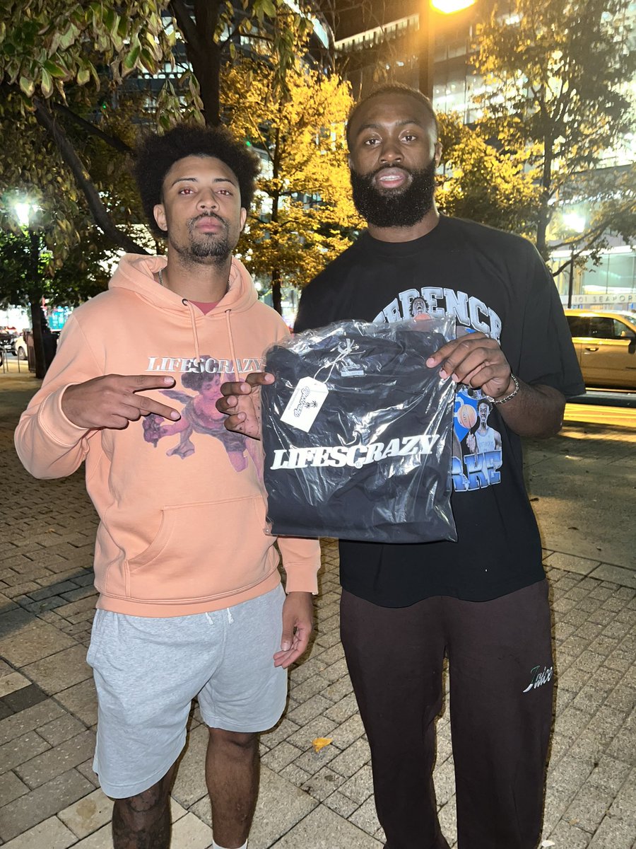 basquiatbryce's tweet photo. The Energy is definitely about to Shift 🤞🏾🌴⚡️
@_LIFESCRAZY x @FCHWPO | #7uice https://t.co/9ecvcwn709