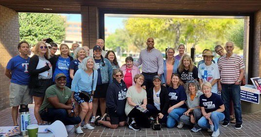 ElvaERodriguez's tweet photo. Great blockwalk kickoff this morning with @ColinAllredTX! I enjoyed listening to Congressman Allred’s remarks about free and fair elections and the important role we all have to make sure we continue to live in a democracy. #teamElva #hd112 https://t.co/okriKfEge0