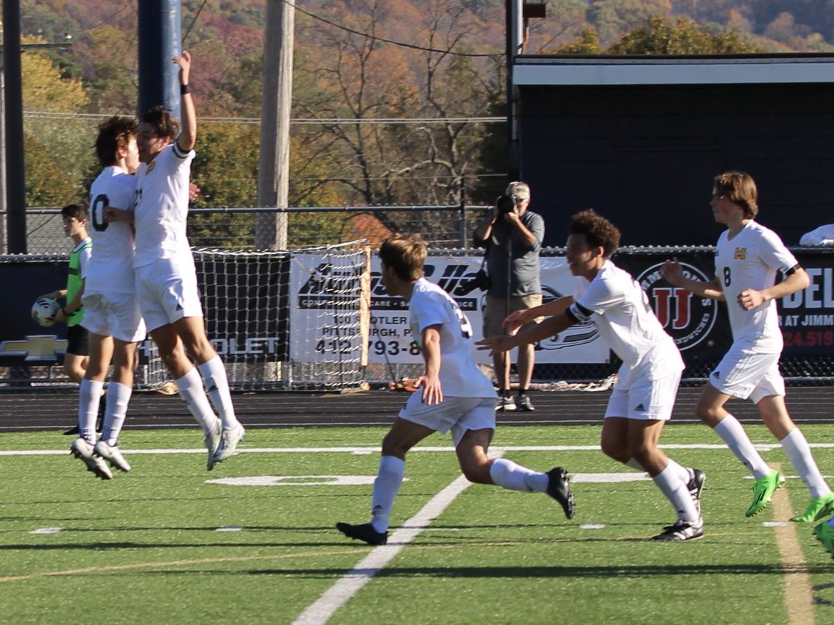 BrianBiter's tweet photo. @MHSmensoccer @DR_CHRIS_STONE @pghsoccernow @hilltopspartan https://t.co/0F66rkIWnC