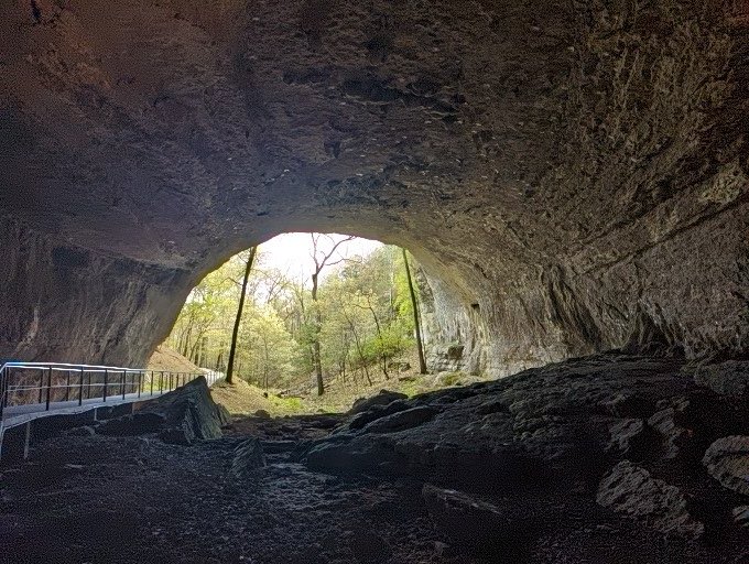 MathematicalFnk's tweet photo. 5 stop was a short tour of Smallin Cave https://t.co/zqTCkJTYUD