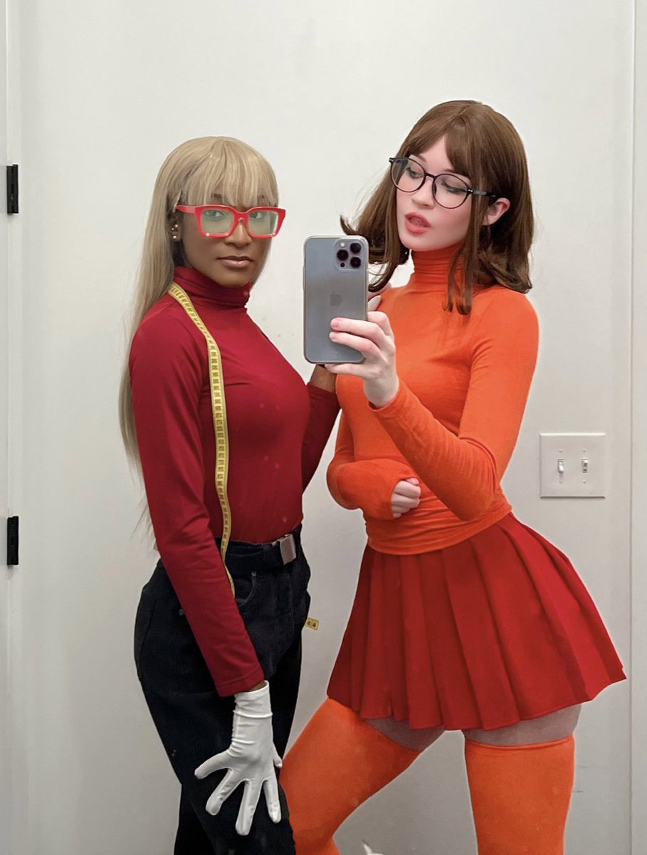 nora-on-twitter-velma-and-coco